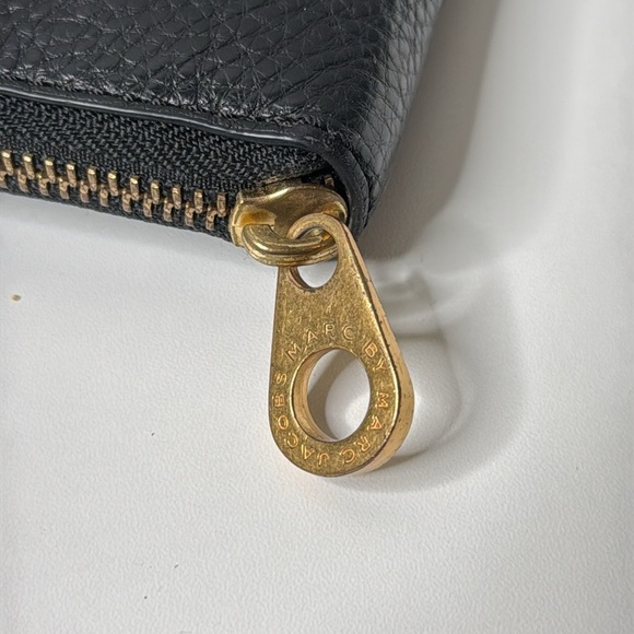 Marc by Marc Jacobs Leather Zip Around Wallet in Black w/Gold Hardware - Picture 3 of 8